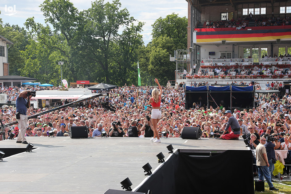 radio B2 SchlagerHammer 2019 / Showact: Anna-Carina Woitschack