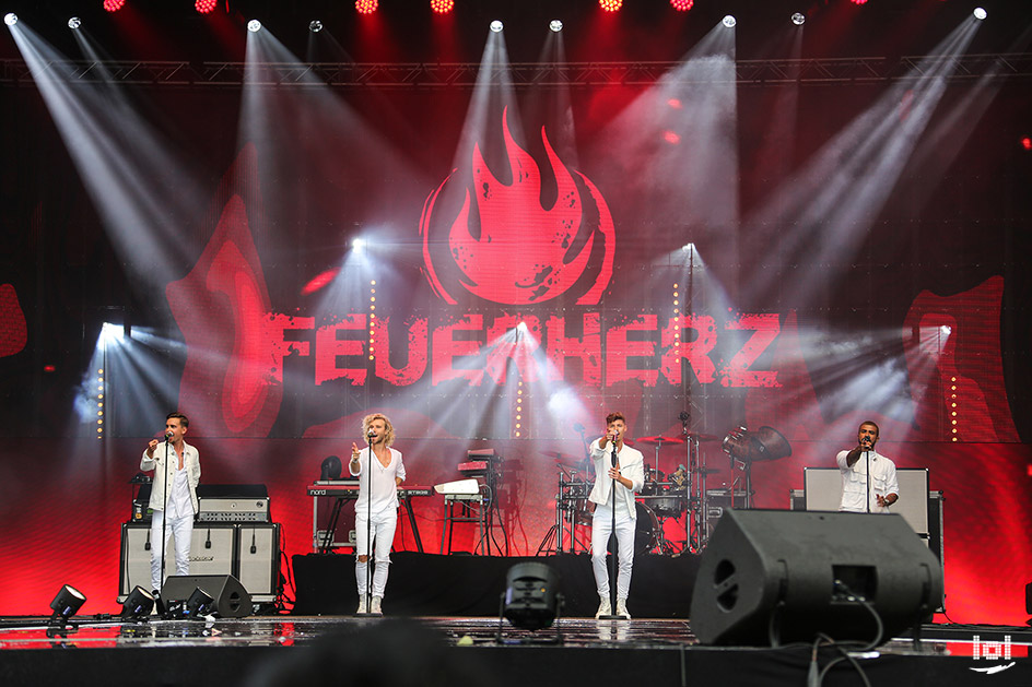 radio B2 SchlagerHammer 2019 / Showact: Feuerherz