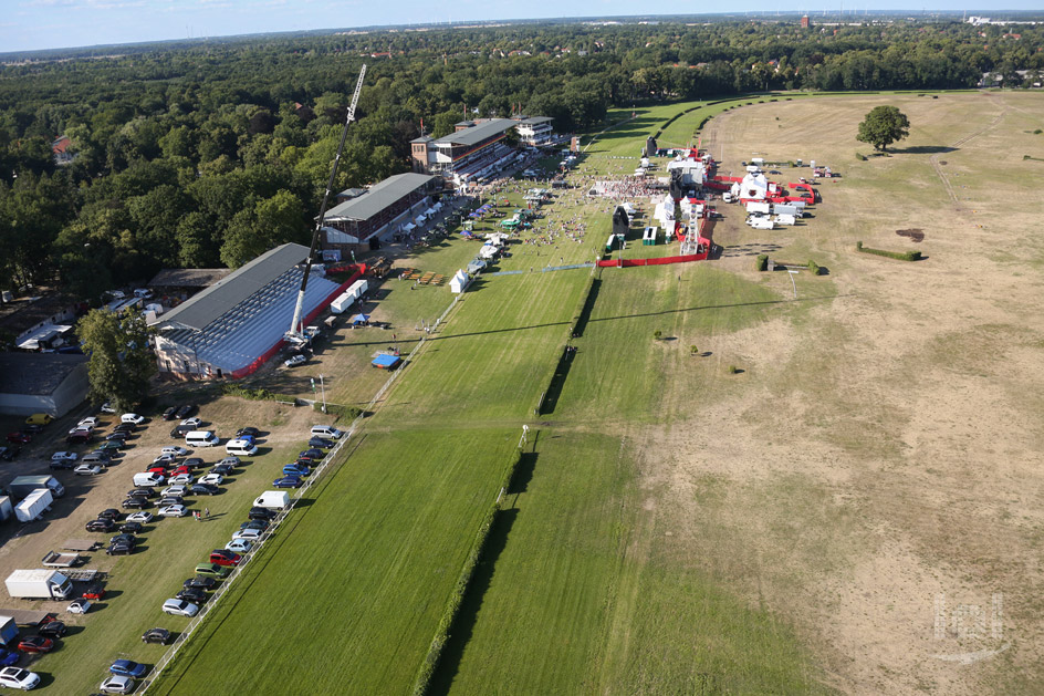 SchlagerHammer 2018 / Rundflug mit dem Helikopter von SkyMagic