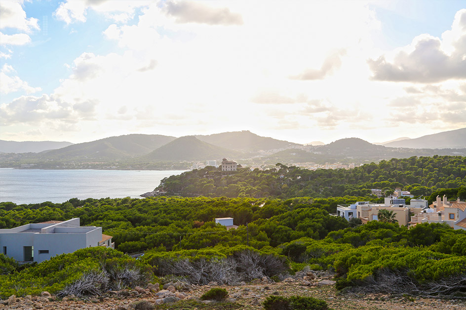 Aussicht vom Far de Capdepera über die Cala Gat