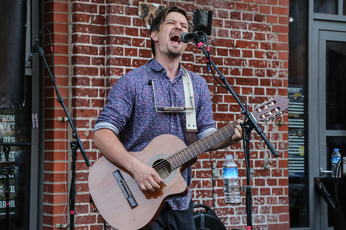 TREPTOW, live in concert bei der KNUST Acoustics Sommersession in Hamburg