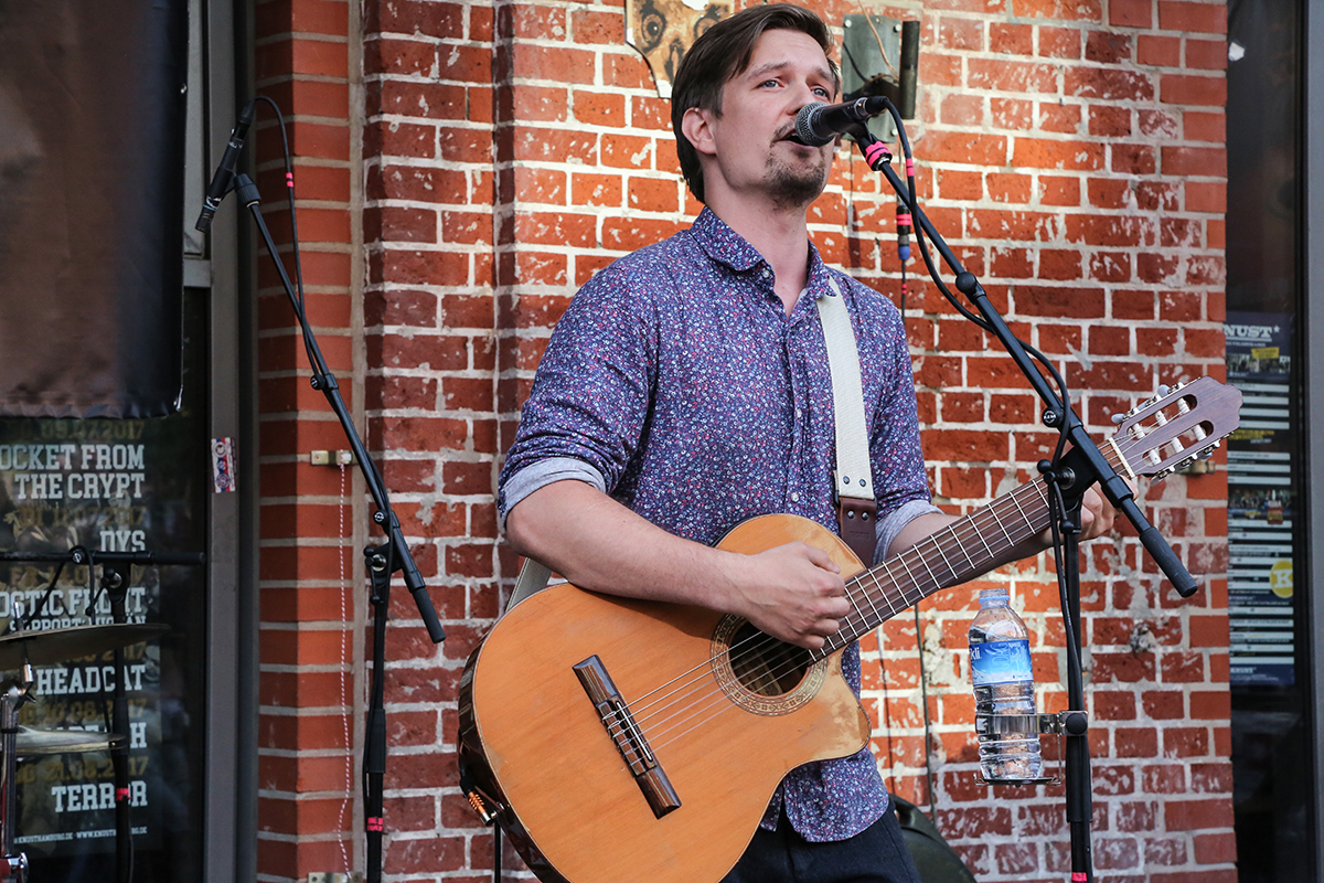 TREPTOW, live in concert bei der KNUST Acoustics Sommersession in Hamburg