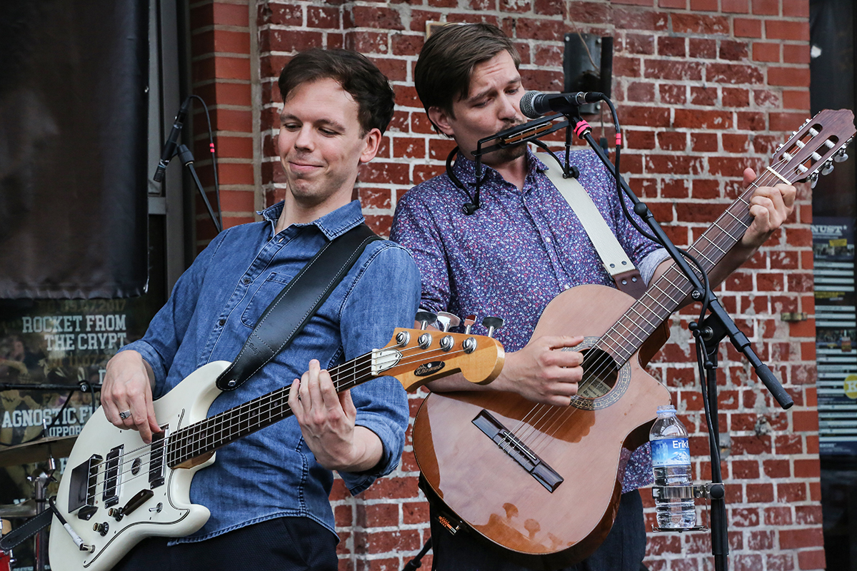 TREPTOW, live in concert bei der KNUST Acoustics Sommersession in Hamburg