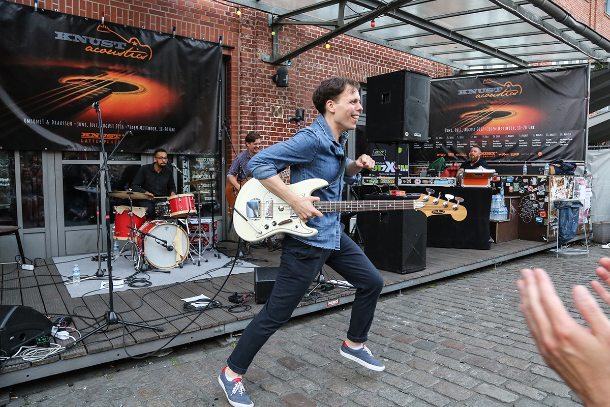 TREPTOW, live in concert bei der KNUST Acoustics Sommersession in Hamburg