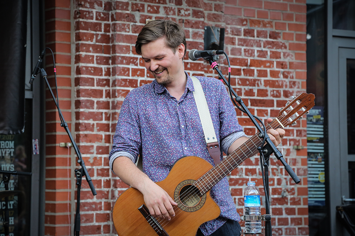 TREPTOW, live in concert bei der KNUST Acoustics Sommersession in Hamburg