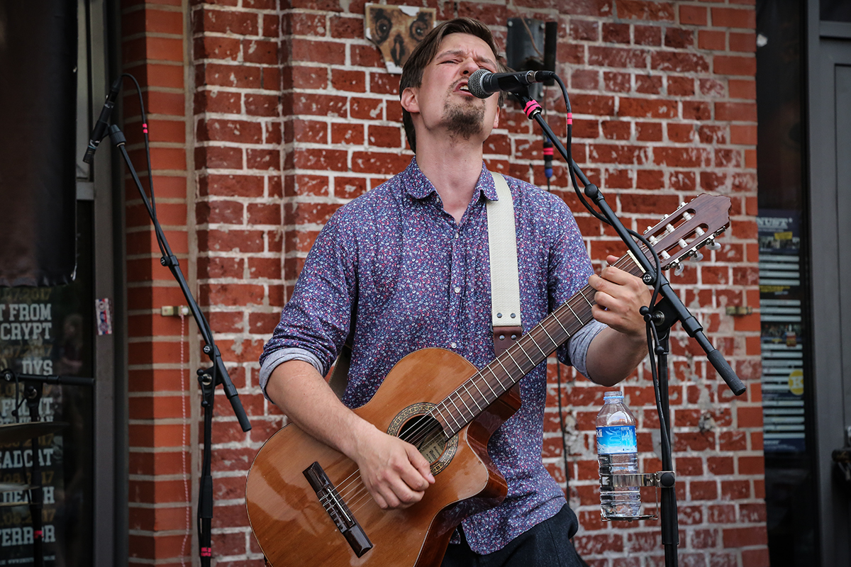 TREPTOW, live in concert bei der KNUST Acoustics Sommersession in Hamburg