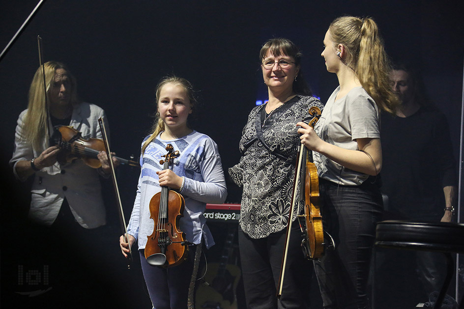 Konzertfotos: Dieter „Maschine“ Birr auf Tour mit seinem Weihnachtsalbum „ALLE WINTER WIEDER" / special guests: Gina-Sophie, Chiara & Jana Gaebelein