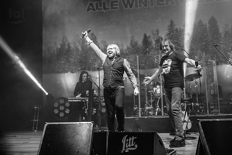 Konzertfotos: Dieter „Maschine“ Birr auf Tour mit seinem Weihnachtsalbum „ALLE WINTER WIEDER" / special guest: Tobias Künzel Konzertfotos: Dieter „Maschine“ Birr auf Tour mit seinem Weihnachtsalbum „ALLE WINTER WIEDER" / special guest: Tobias Künzel