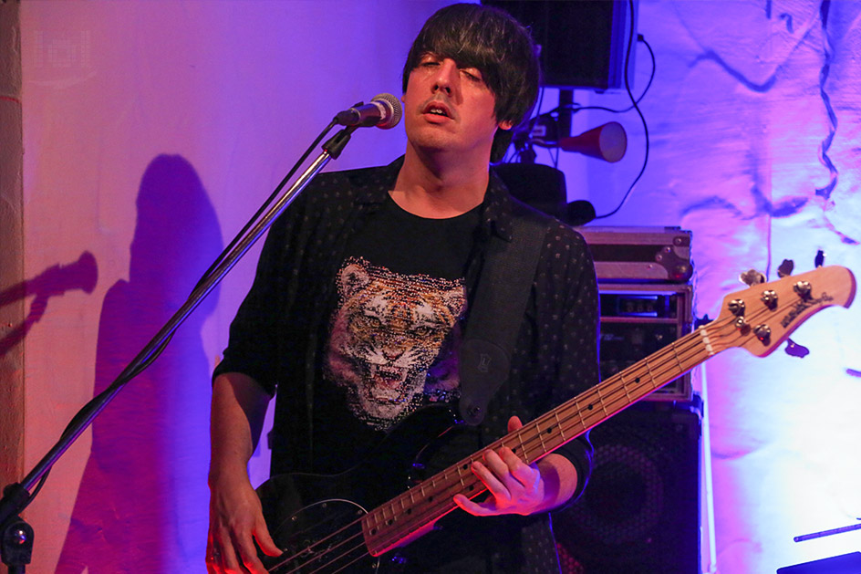 Ruff As Stone „Put Your Smile On“ / Konsulat Neubrandenburg