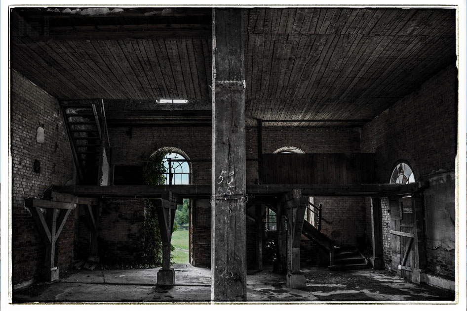 Fotografie lost places: Alte Scheune im irgendwo